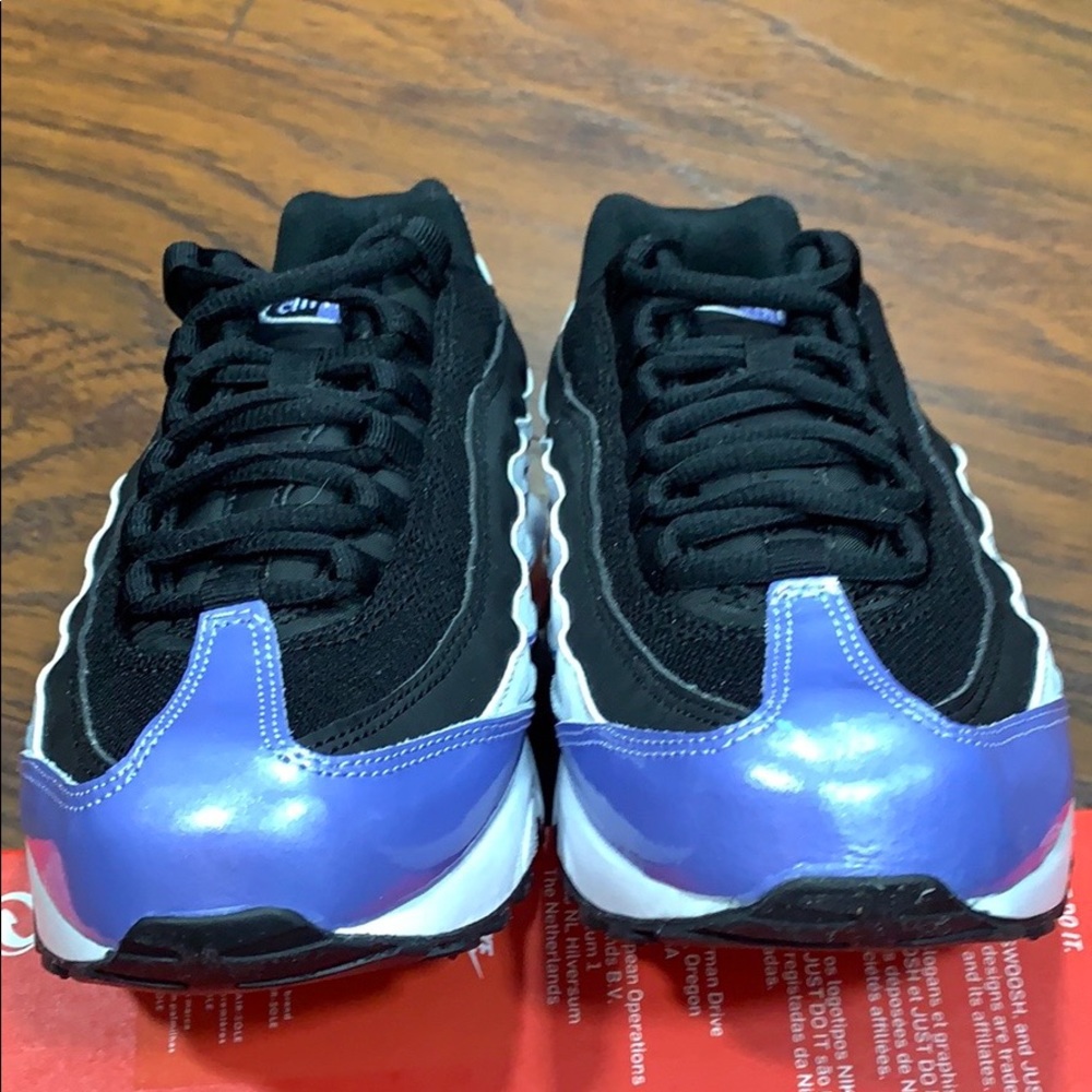 NIKE AIR MAX ‘95 LE (GS) black/total orange - Picture 4 of 16